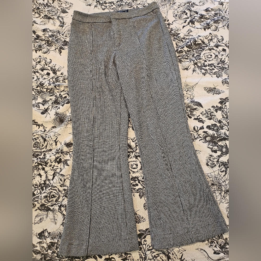 Stradivarius Houndstooth Cropped Trouser